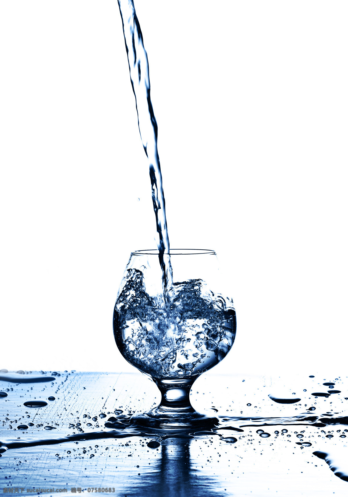 动感水花 泼溅 泼水 水杯 水滴 水花 动感 设计素材 模板下载 液体 透明水花 水的艺术 psd源文件