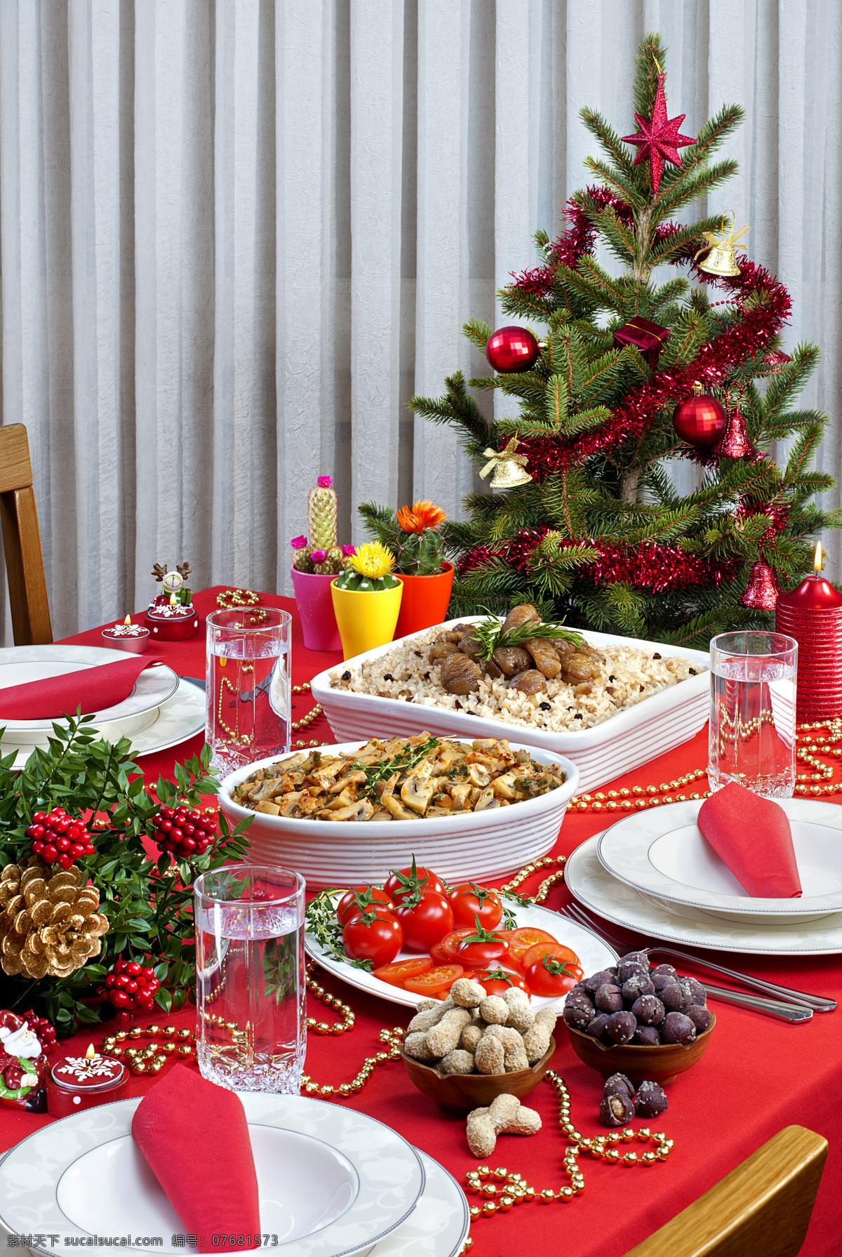 圣诞节 美食 圣诞树 圣诞节美食 花生 玻璃杯子 西红柿 番茄 圣诞节图片 生活百科