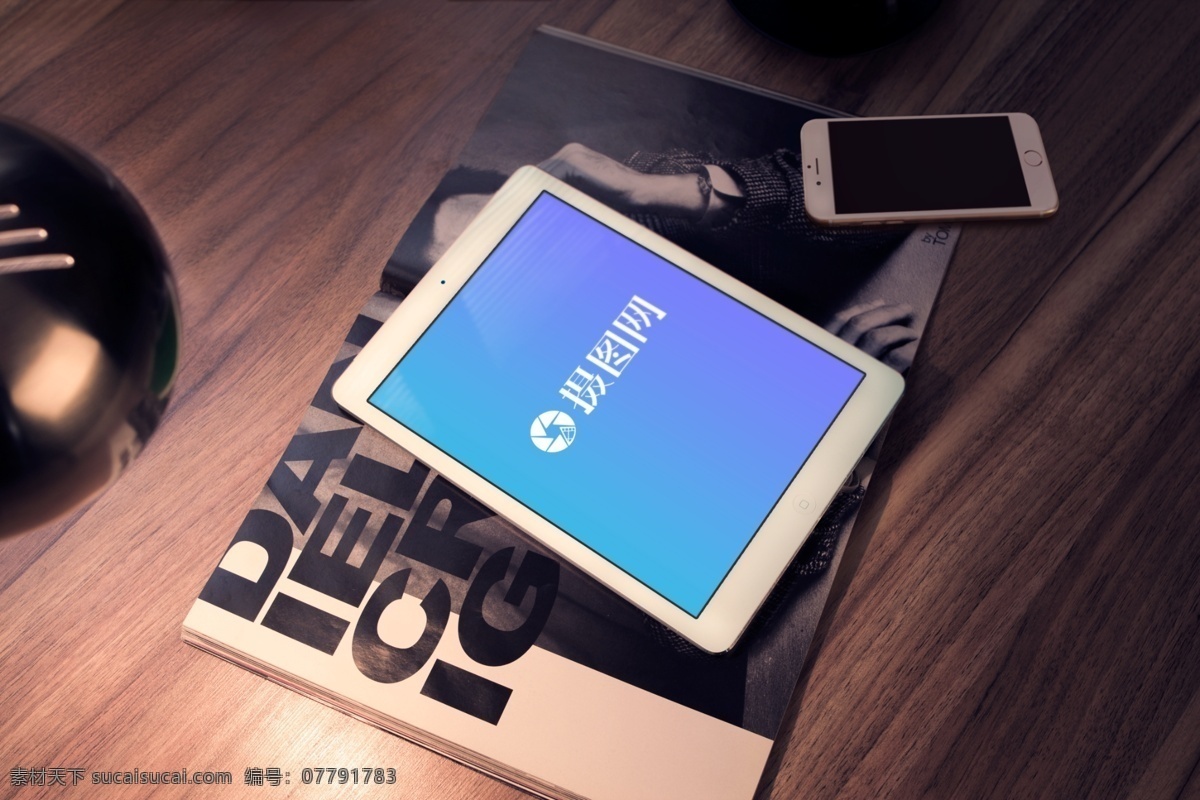 ipad 电子设备 样机 手持平板电脑 电脑 苹果平板电脑 桌上放置 倾斜 简约电子设备 iphone 苹果 国行 样机素材 电子设备样机