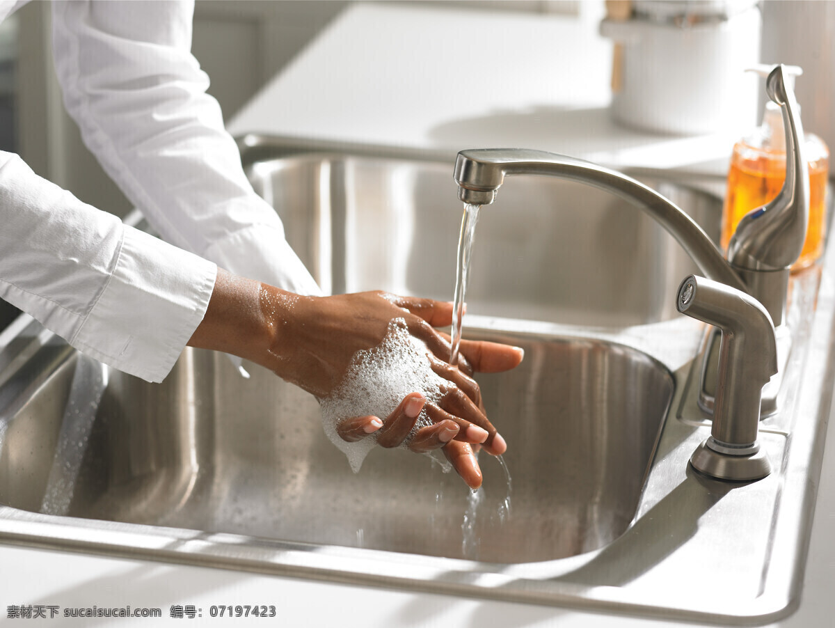 洗手 水龙头 洗手盆 不锈钢 洗手液 消毒 日常生活 人物图库
