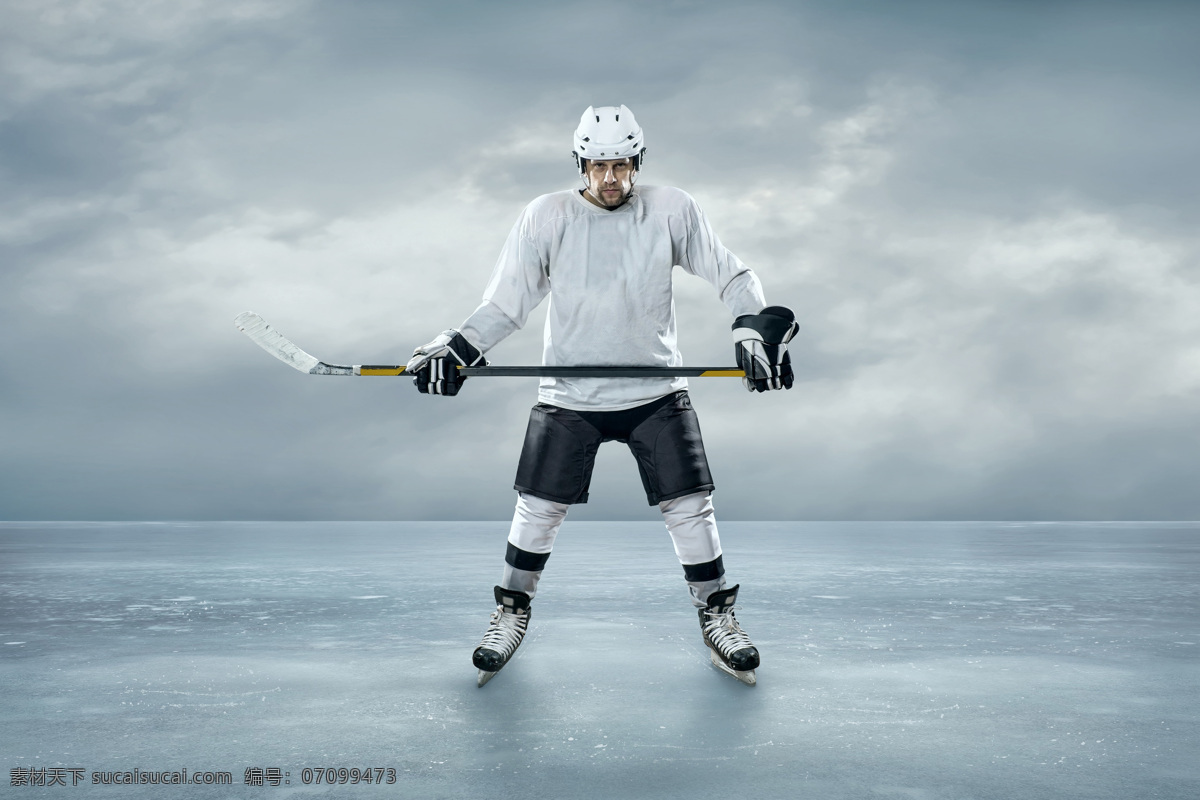 冰面 上 冰球 运动员 比赛 运动 曲棍球 体育运动 生活百科