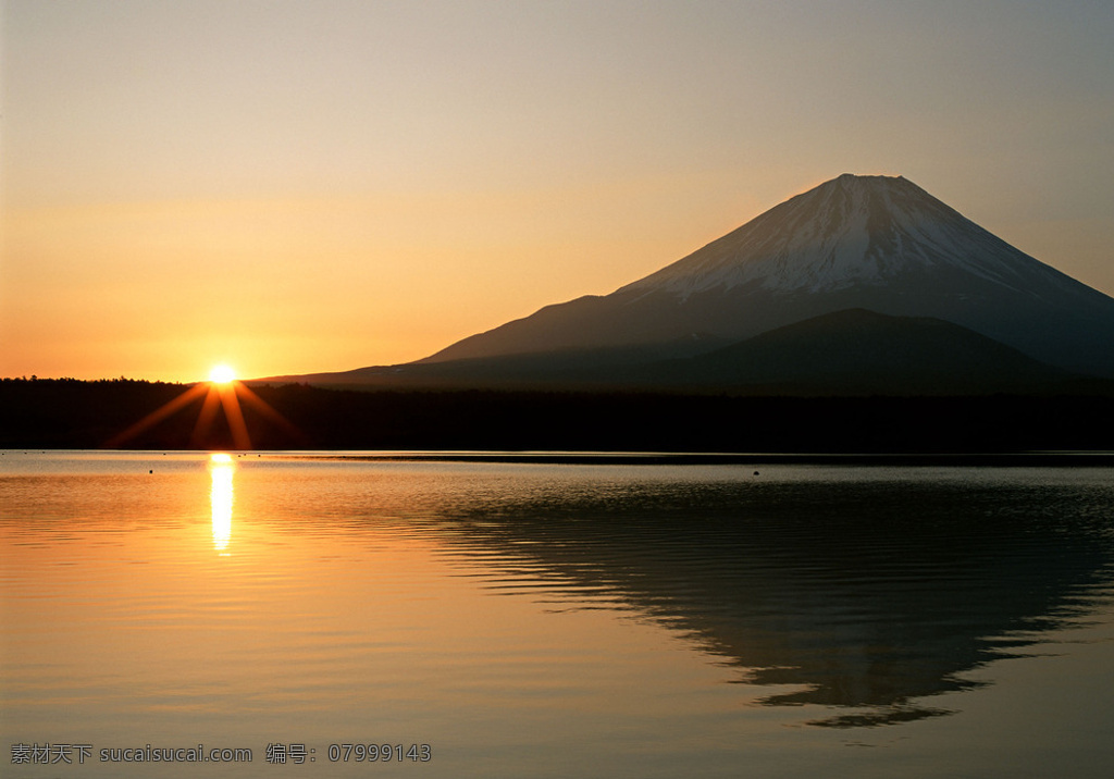 富士山夕阳 唯美 风景 风光 自然 山 富士山 日本 夕阳 落日 日落 黄昏 傍晚 旅游摄影 国外旅游 黄色