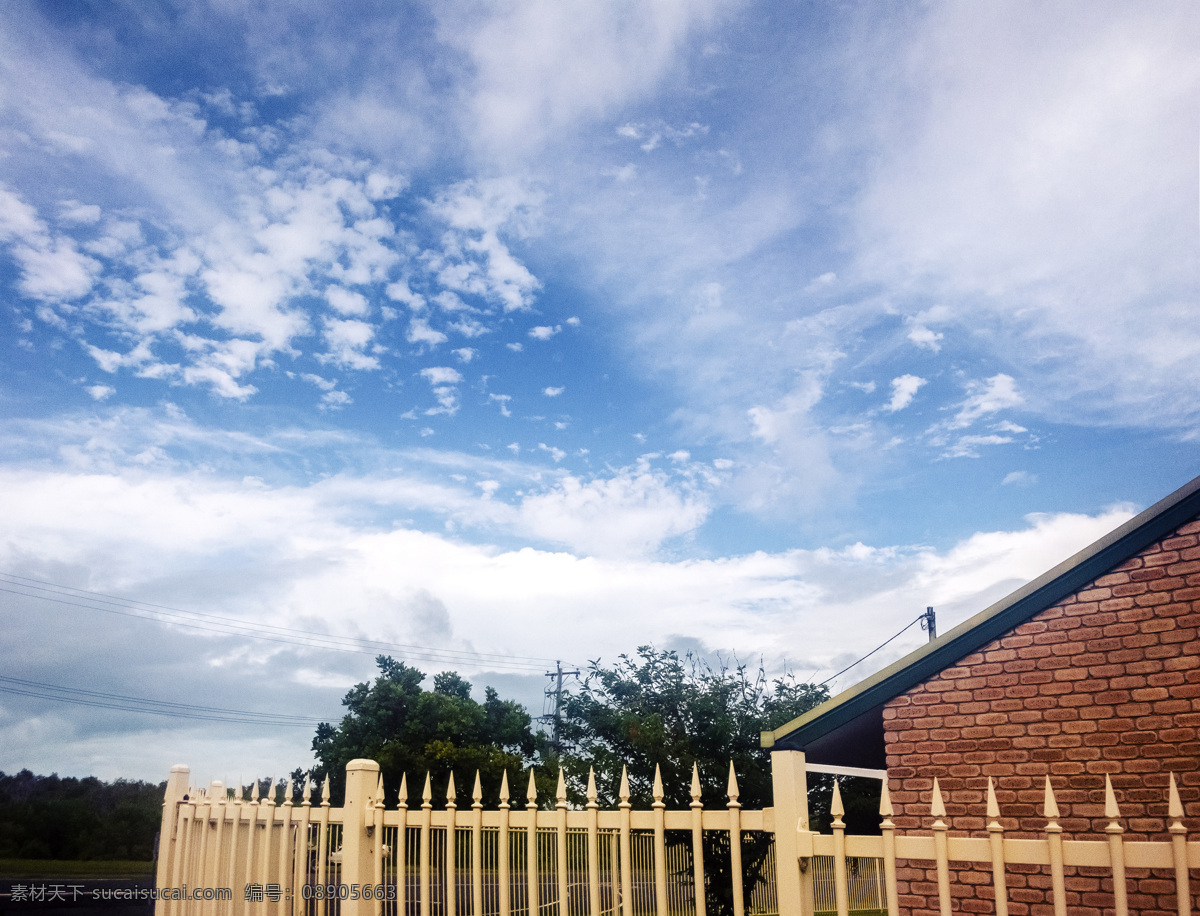蓝天 下 澳洲 带 栏杆 房子 蓝天下 带栏杆 民宅 别墅 自然 白云 千库原创