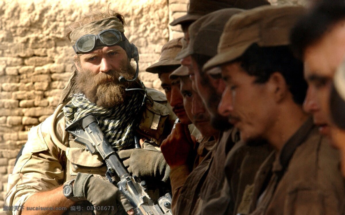 美军 特种兵 阿富汗 训练 政府军 m4 墨镜 三色沙漠迷彩 阿拉伯围巾 军事武器 现代科技
