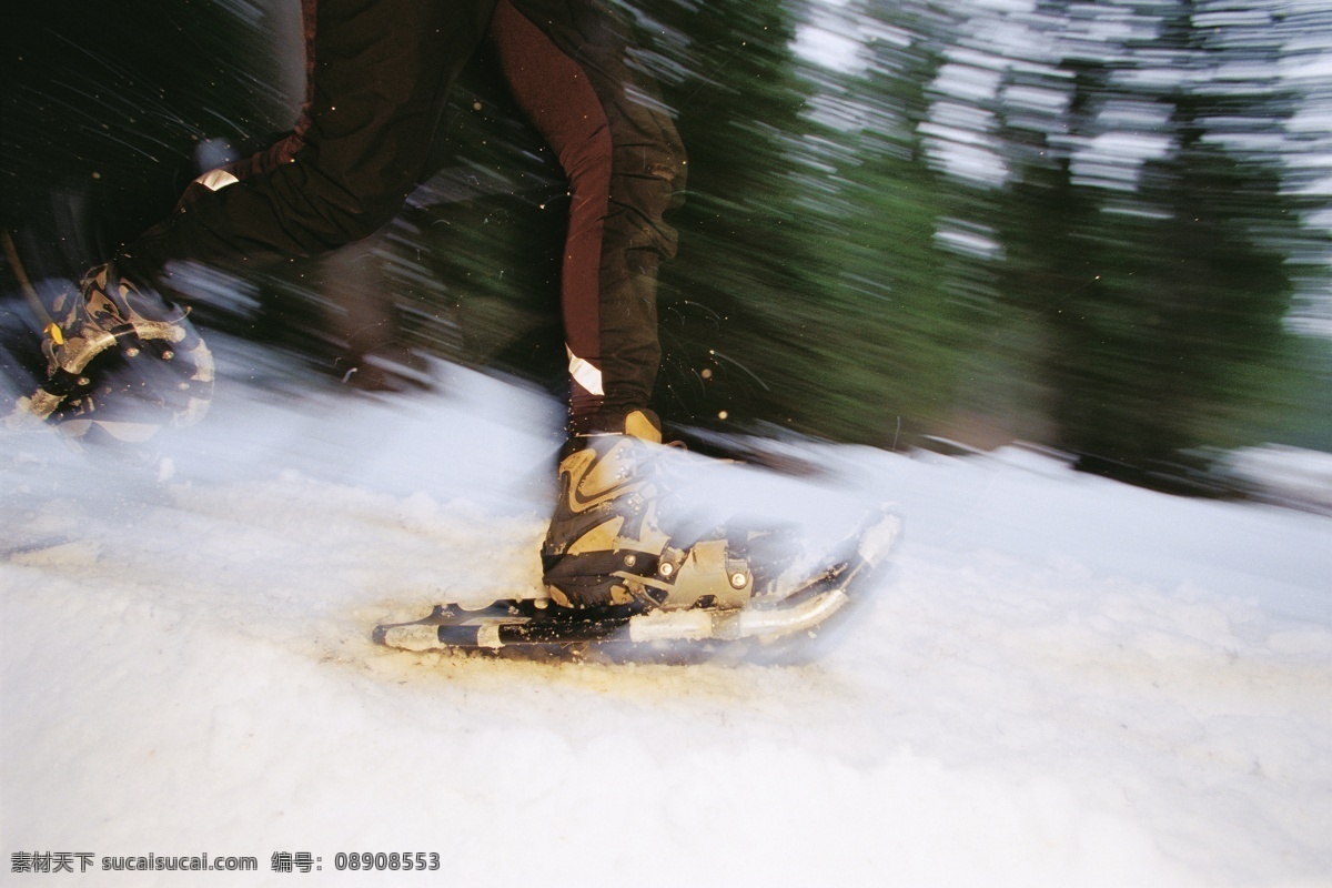冬季 雪地 运动 美丽 自然 人物 滑雪 跳跃 雪山 极限运动 体育运动 斜坡 生活百科