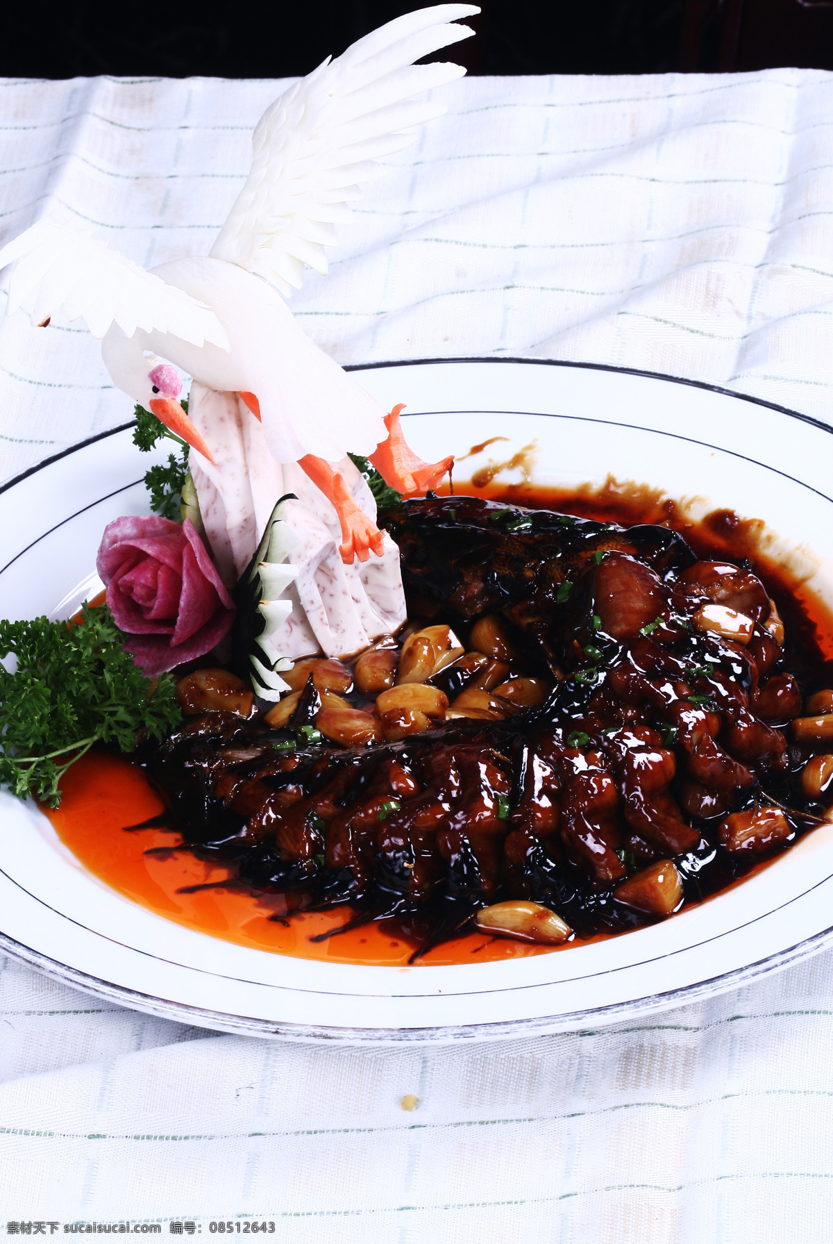 蒜子焖鲶鱼 烧鲶鱼 红烧鲶鱼 热菜 炒菜 凉菜 菜肴 菜品 川菜 湘菜 鲁菜 粤菜 淮扬菜 家常菜 特色菜 舌尖上的中国 餐饮美食 传统美食
