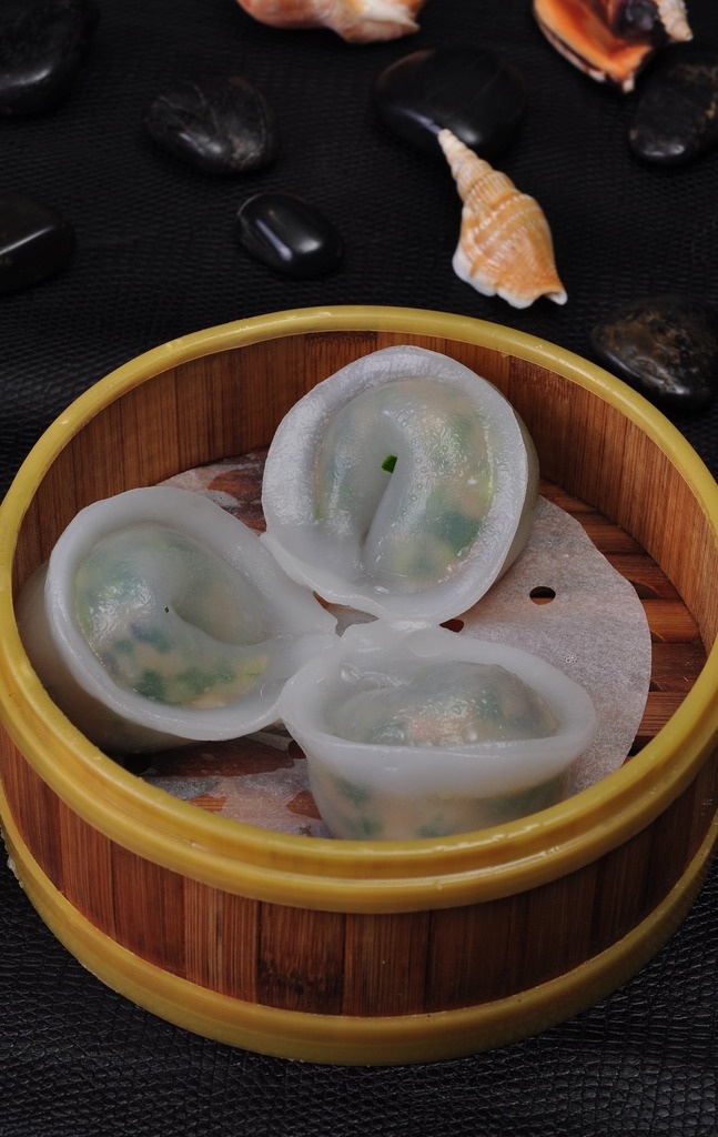 鲜虾菠菜饺 大虾 菠菜 蒸饺 笼屉 美食 主食 面食 特色菜 招牌菜 粤菜 广东菜 菜品摄影 餐饮美食 传统美食