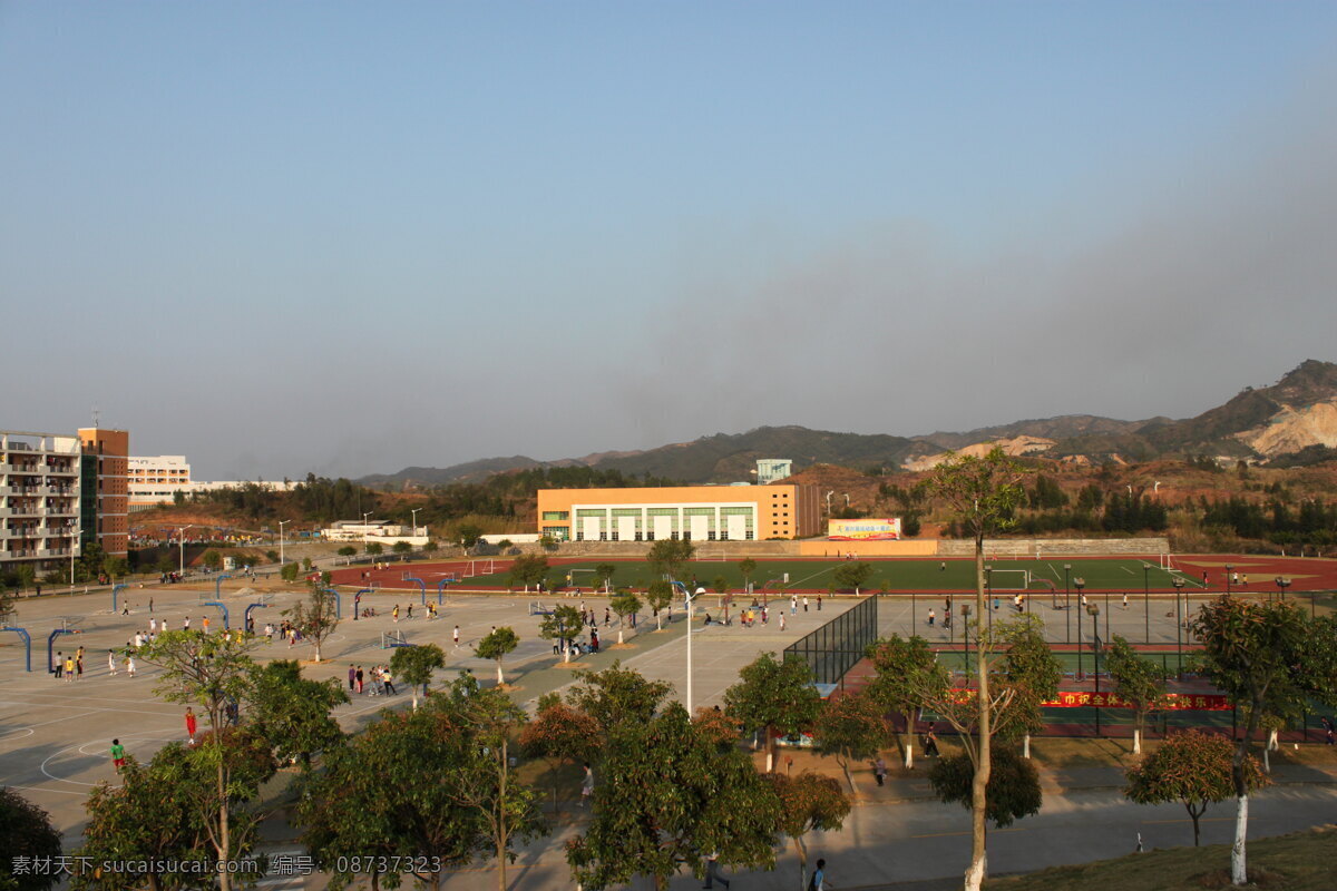 校园 校园一角 广东 河源 职业 技术 学院 河职院 校园景色 教学楼 学校 大学 操场 科学楼 校园绿化 篮球场 足球场 跑道 国内旅游 旅游摄影