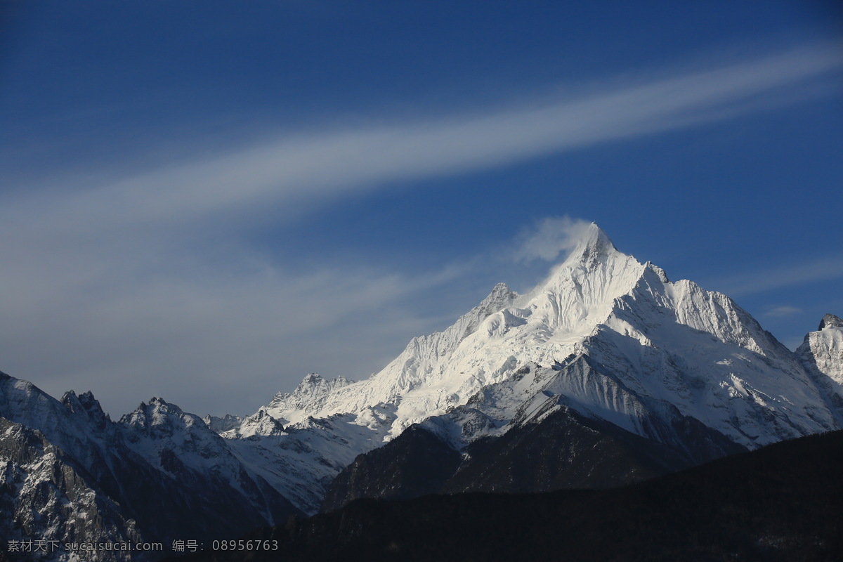 梅里雪山 雪山 高原雪山 高原 神山 云南 香格里拉 自然风光 旅游摄影 国内旅游