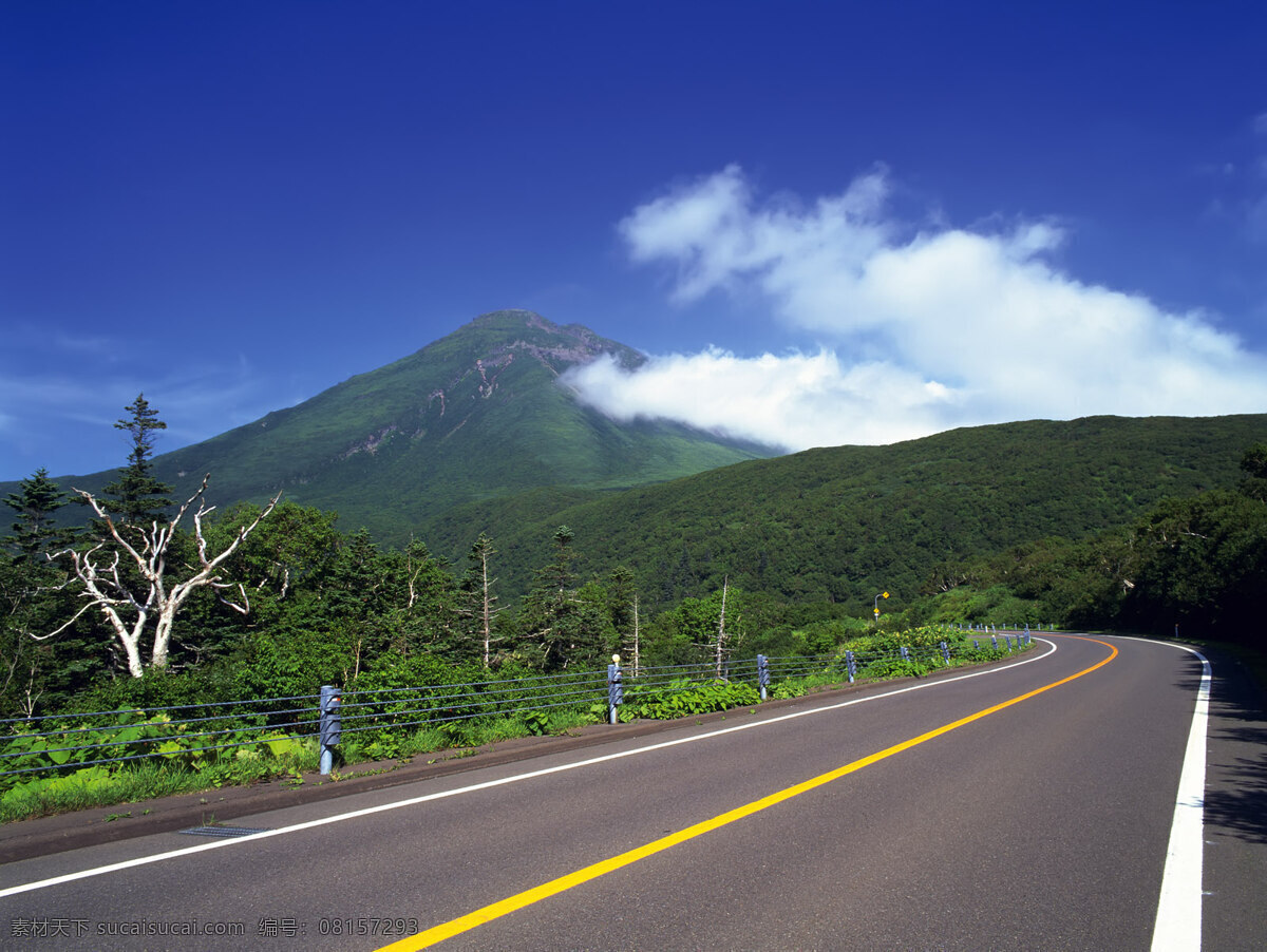 道路 蓝天 白云 高速 高山 大路 自然景观 自然风景 风景 摄影图库