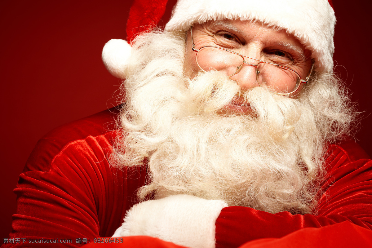 双手 抱 胸 圣诞老人 老人 眼镜 微笑 双手抱胸 红色 老人图片 人物图片