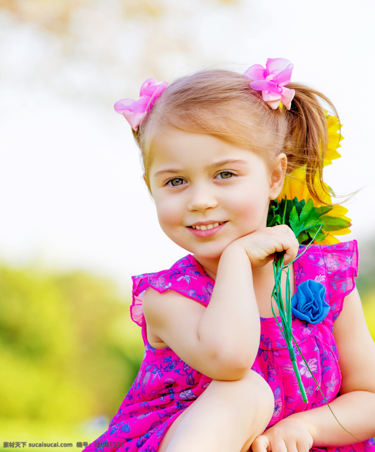 外国 小女孩 可爱女孩 鲜花 花朵 可爱儿童 外国儿童 小孩 儿童图片 人物图片