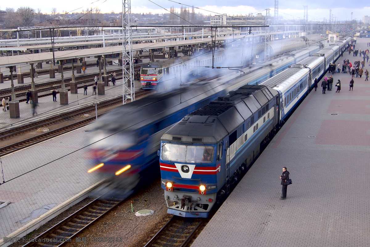 火车 上 列车 轨道 行驶 火车站 汽车图片 现代科技