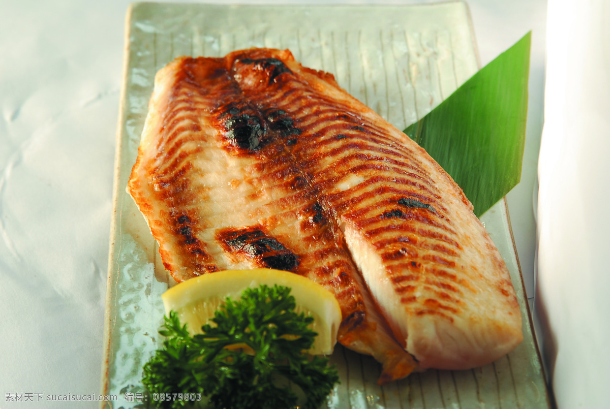日本料理 餐饮美食 海鲜 绿叶 柠檬 西餐美食 鱼类 烤鳗鱼 长碟 生物世界