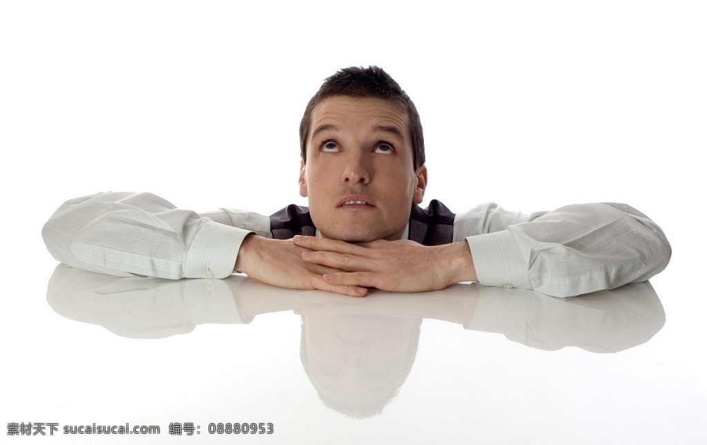 男人仰望天空 男人 仰望 仰望天空 白领 男性男人 人物图库