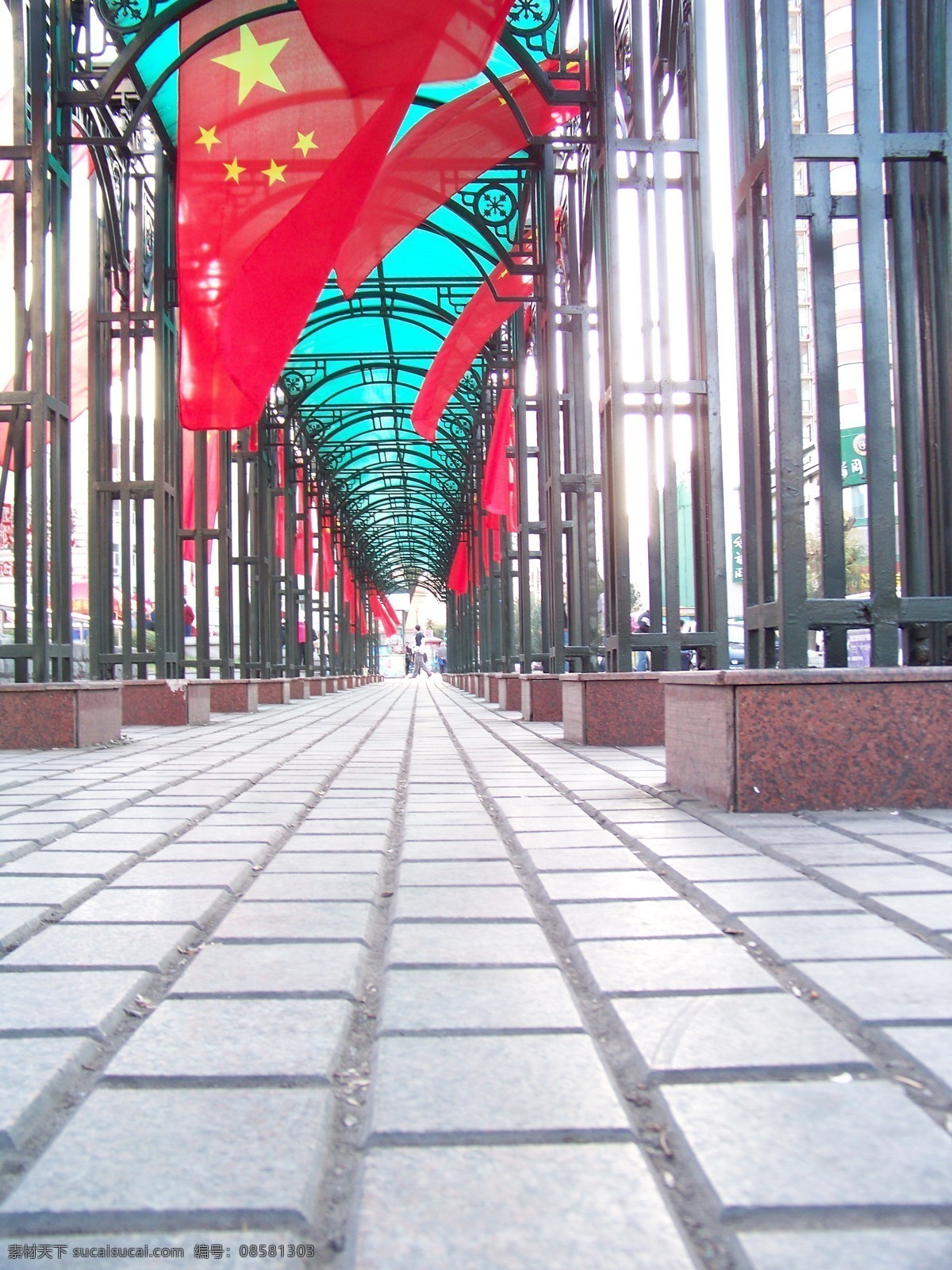 大红色 地面 风 国旗 国庆节 过道 哈尔滨 建筑摄影 建筑园林 五星红旗 通道 悠长 走廊 革新教堂 psd源文件