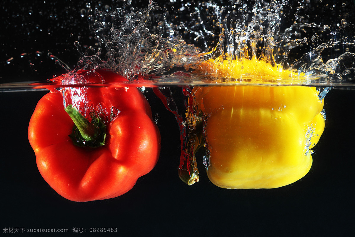 辣椒 红色辣椒 黄色辣椒 营养食物 健康食物 水中辣椒 蔬菜 生物世界