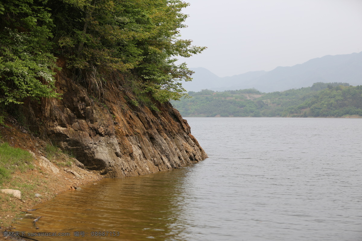 湖岸风光 树木 岩石 湖水 青山 山水风景 自然景观