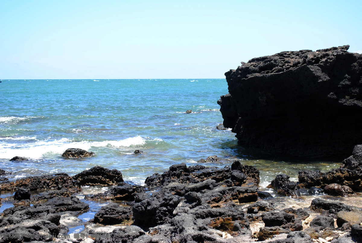 白云 海边 海边美景 海面 海滩 礁石 蓝天 浪花 上 美景 海上美景 蓝海 岩石 薄云 蓝海水 岩礁 自然风景 旅游摄影 psd源文件