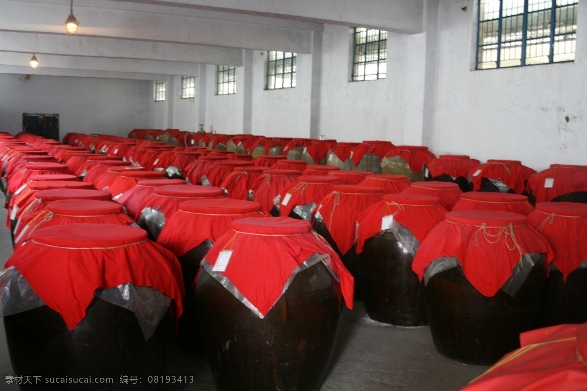 白酒陈储间 中国 陕西 汉中 洋县 秦洋 酒业 酒坛 红色 储藏 有机 传统 文化艺术