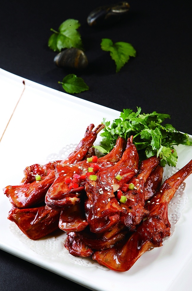 猎人 烤 兔 腿 炒菜 家常菜 特色菜 热菜 美食 美味 八大菜系 汤羹 菜谱 菜名 小炒 炒饭 烧菜 凉菜 菜肴 佳肴 小吃 锅仔 烧烤 油炸 红烧 爆炒 清蒸 油焖 海鲜 刺身 主食 副食 米饭 面条 酱爆 点心 肥兔 手撕兔 泡椒兔 椒盐兔 兔丁 嫩兔 兔头 酱爆兔 石锅兔 兔子兔子美食 餐饮美食 传统美食