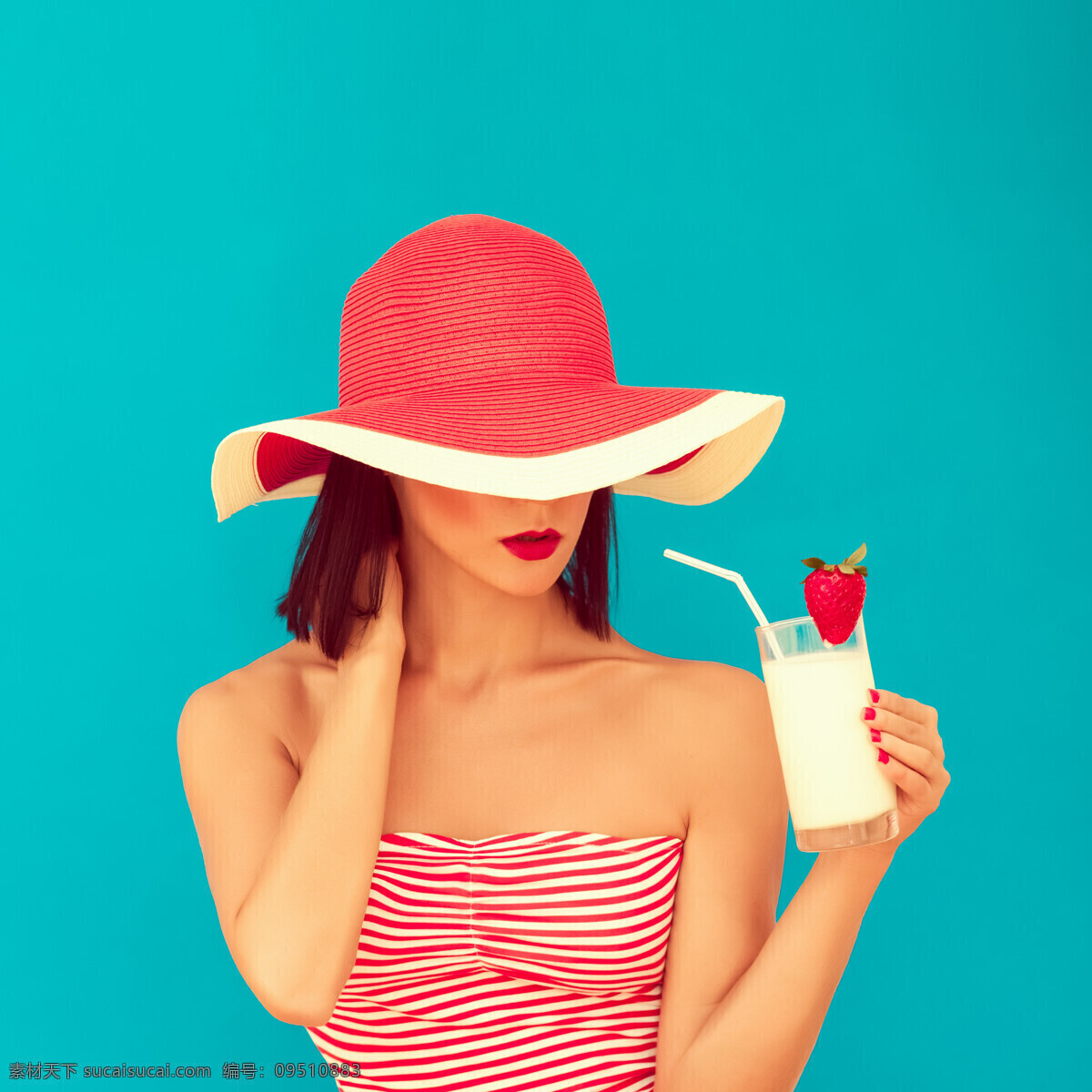 喝 果汁 美女图片 草莓 美女 外国美女 夏天 性感 帽子 墨镜 人物图片
