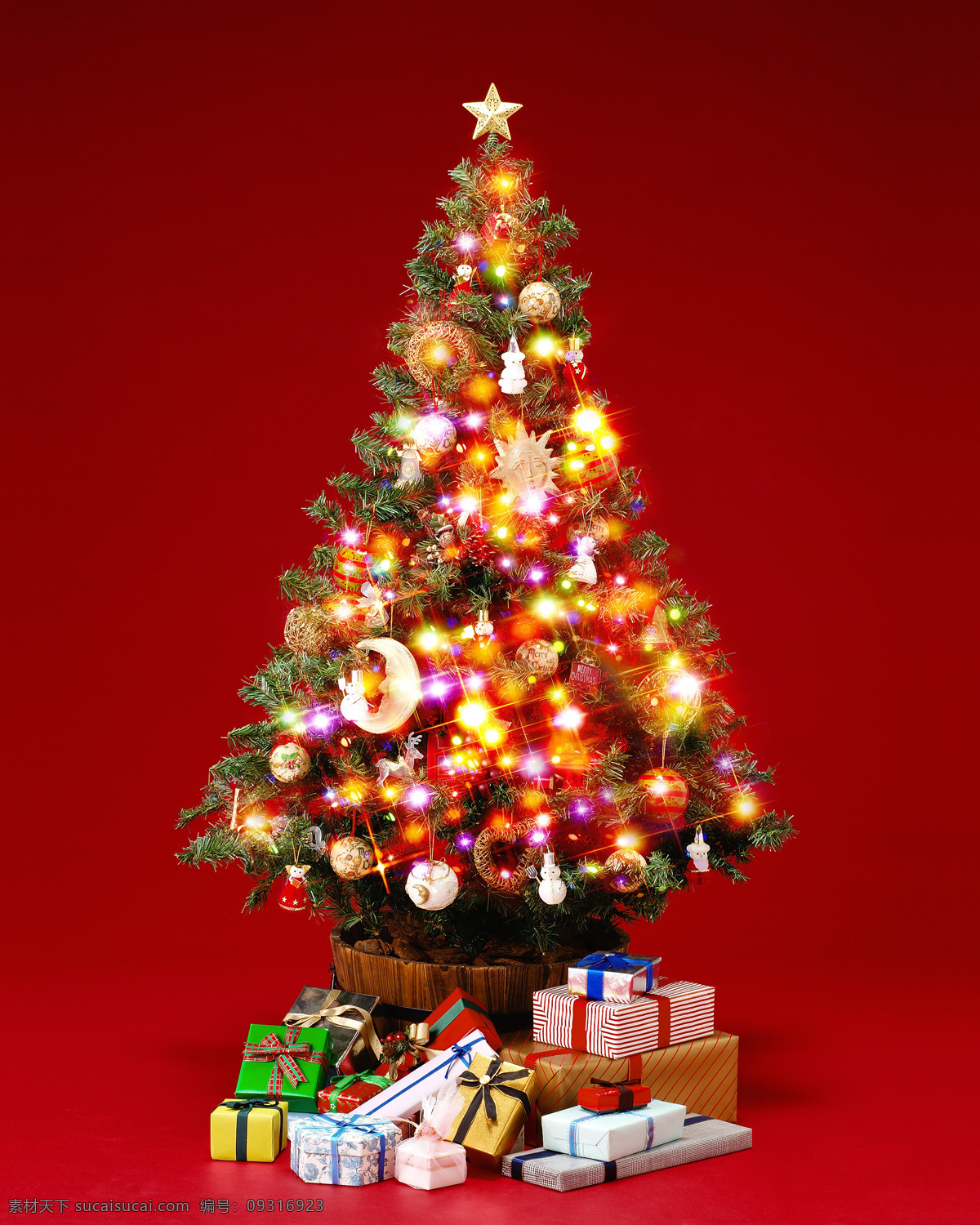 发光 圣诞树 圣诞礼物 节日素材 圣诞节 喜庆 节日 圣诞物品 高清图片 节日庆典 生活百科