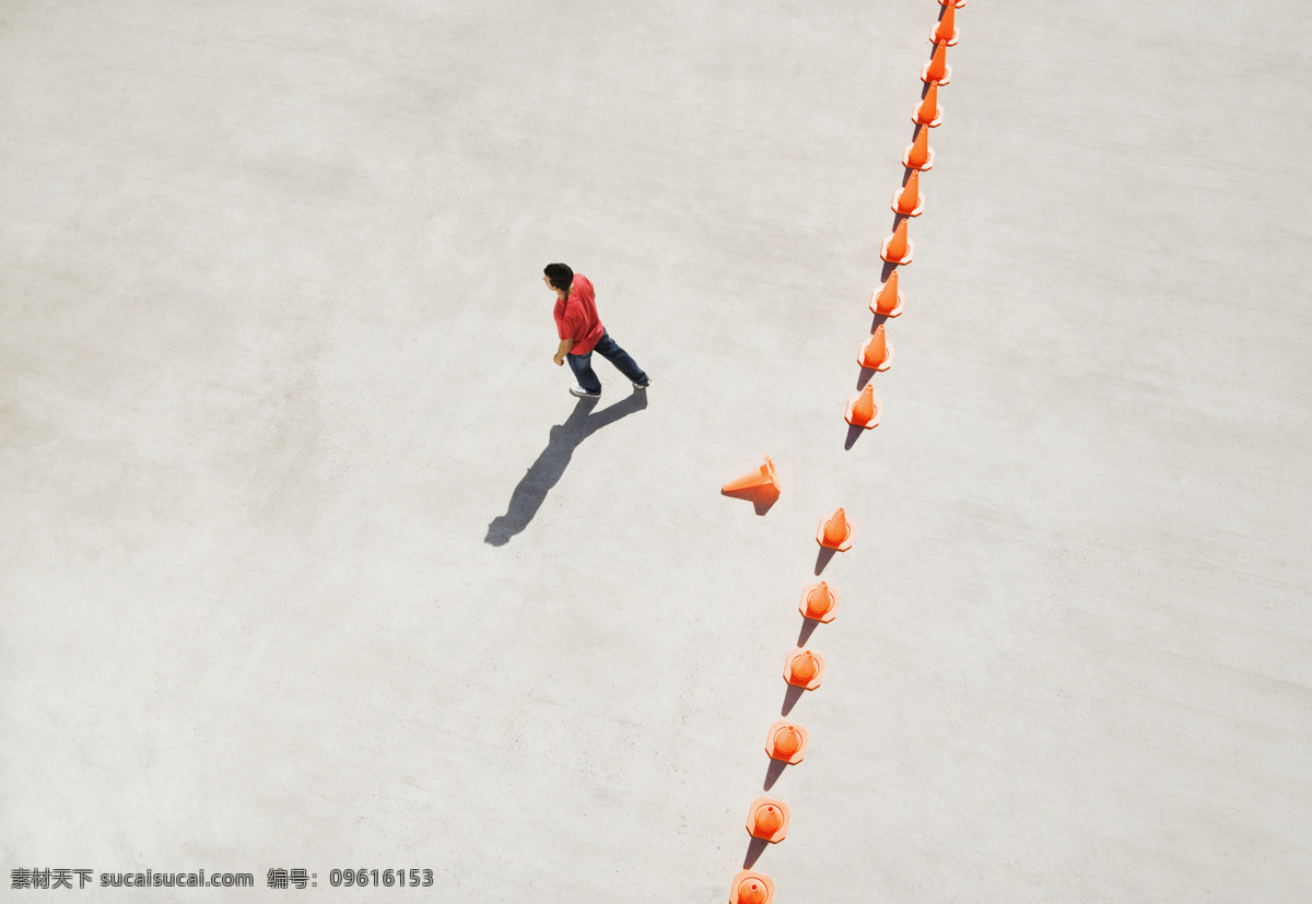 创新 突破 企业概念 企业文化 公司文化 职场 成功男人 职业男性 商务 白领 企业海报 海报素材 创意图片 高清图片 其他类别 商务金融