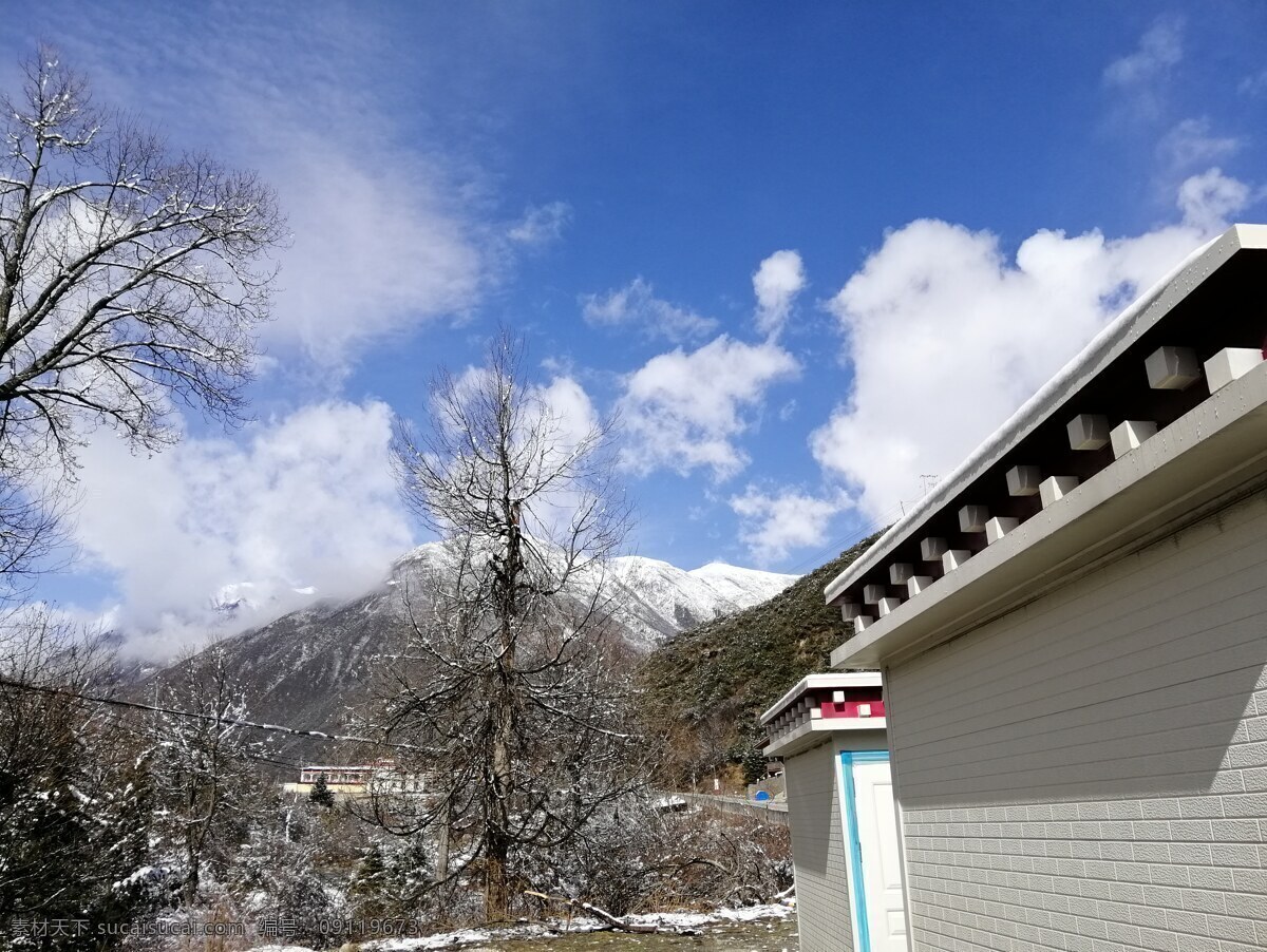 四川 甘孜州 稻城雪山 蓝天 白云 照片 旅游摄影 国内旅游