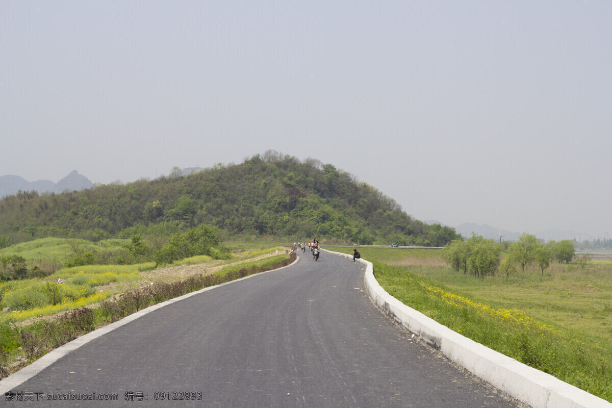 马路 柏油路 沥青路 山 小山坡 风景 公园 自然景观 自然风景