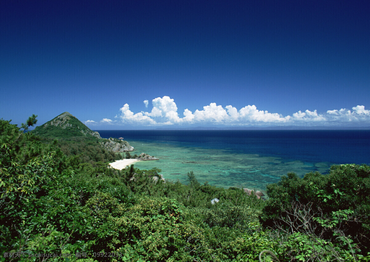大海 海洋 沙滩 绿色 蓝天 海边 绿地 自然景观 自然风景