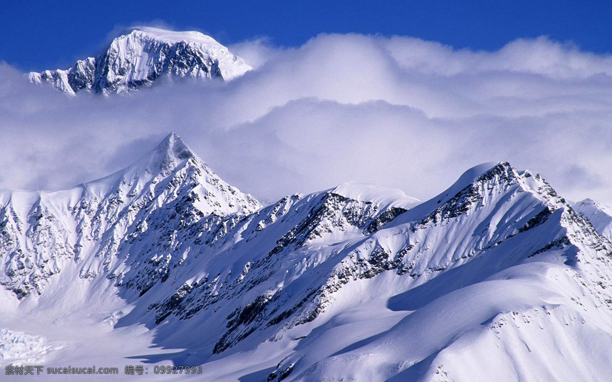 美丽雪山 美丽风景 风景壁纸 桌面壁纸 巍峨山川 云雾缭绕 浓雾中的山川 雪景 山水风景美图 山水风景 自然景观