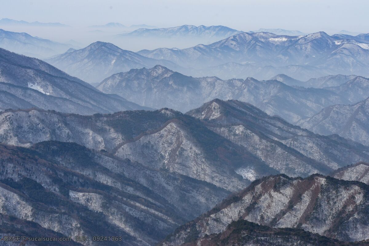 层叠山峰 山峰 层叠 山脉 气候 寒冷 景观 性质 自然景观 自然风景