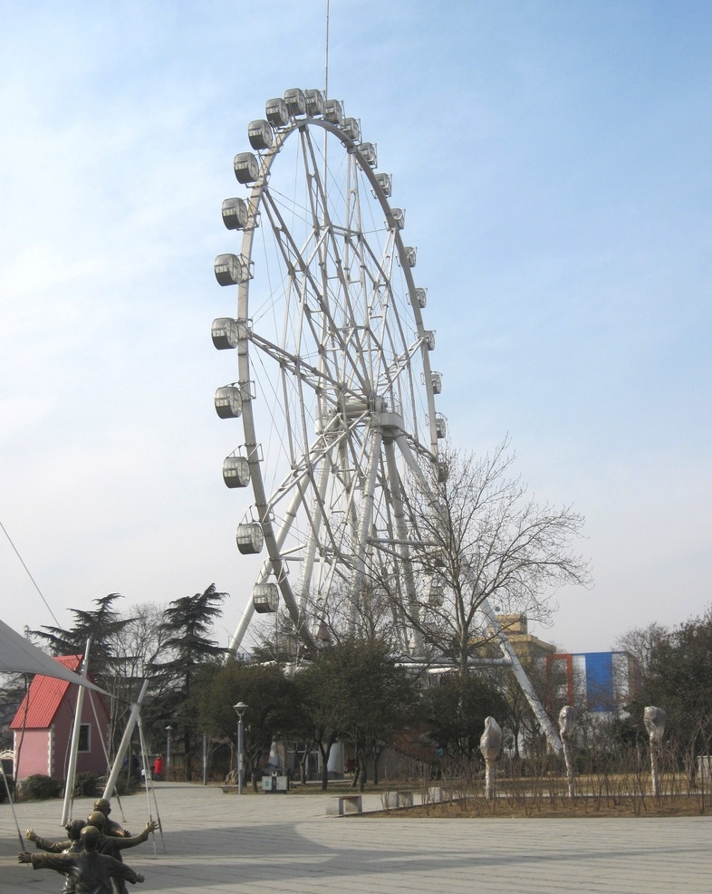 魅力济宁 摩天轮 转盘 儿童乐园 公园 铜雕塑 娱乐设施 人文景观 旅游摄影