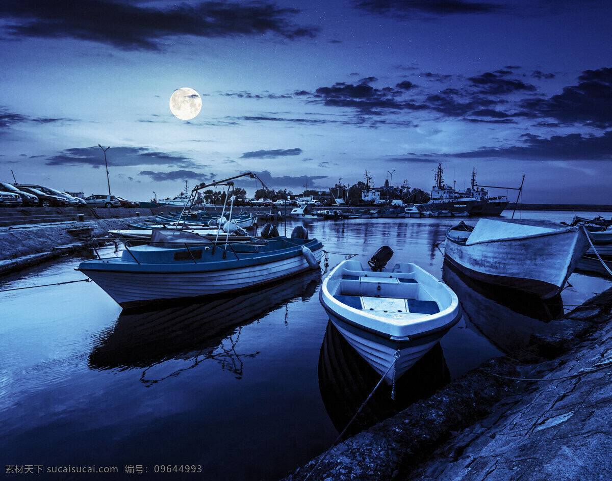 夜晚的港口 港口 夜景 船 海水 岸边 自然景观 自然风景