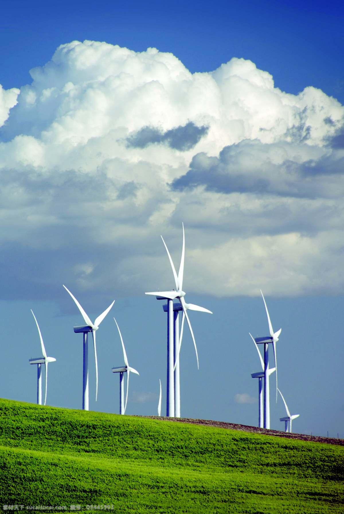 风车图片 风车 风力能源 风电 工业 清洁能源 低碳 天空 草地 电力 风力发电 云 印刷图片 重工业图片 工业生产 现代科技