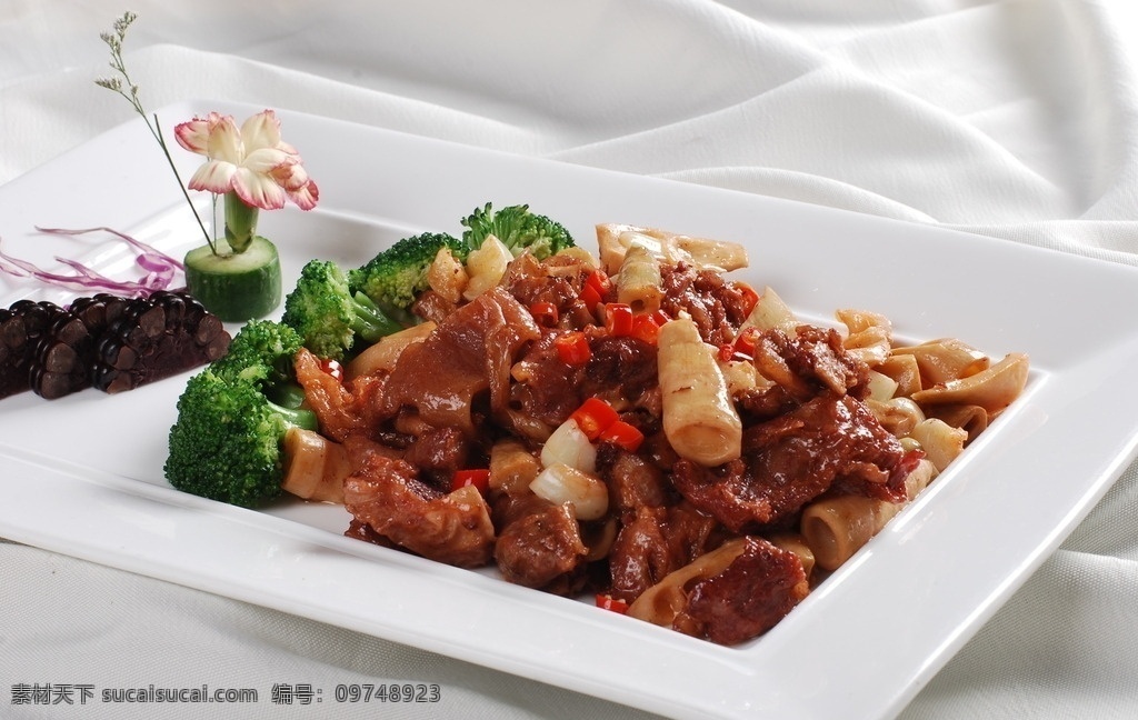脆笋煨牛腩 脆笋牛腩 脆笋烧牛腩 笋烧牛腩 竹笋烧牛腩 红煨牛腩 红烧牛腩 红焖牛腩 热菜 餐饮美食 高清菜谱用图 传统美食