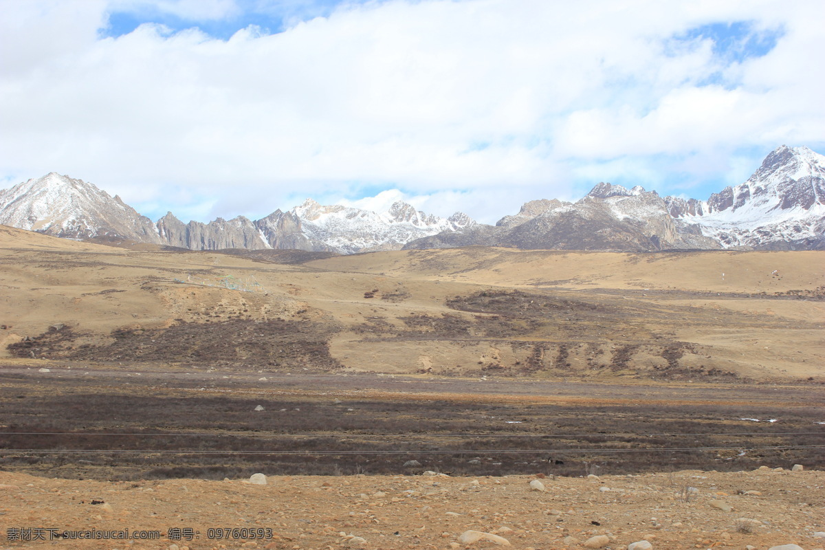 西藏景观 路上 风景 风光 西藏 骑车 自行车路 山 雪 拉萨 草地 雪山 旅游摄影 自然风景