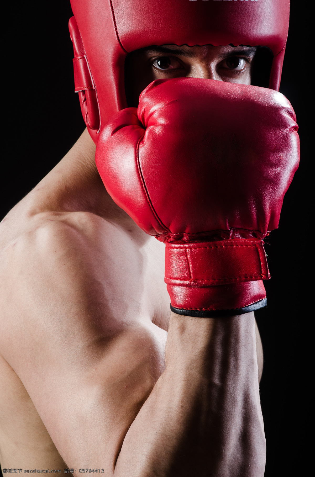 戴 头盔 拳击 运动员 格斗 搏击 外国男性 男士 男人 男性运动员 体育运动 生活百科