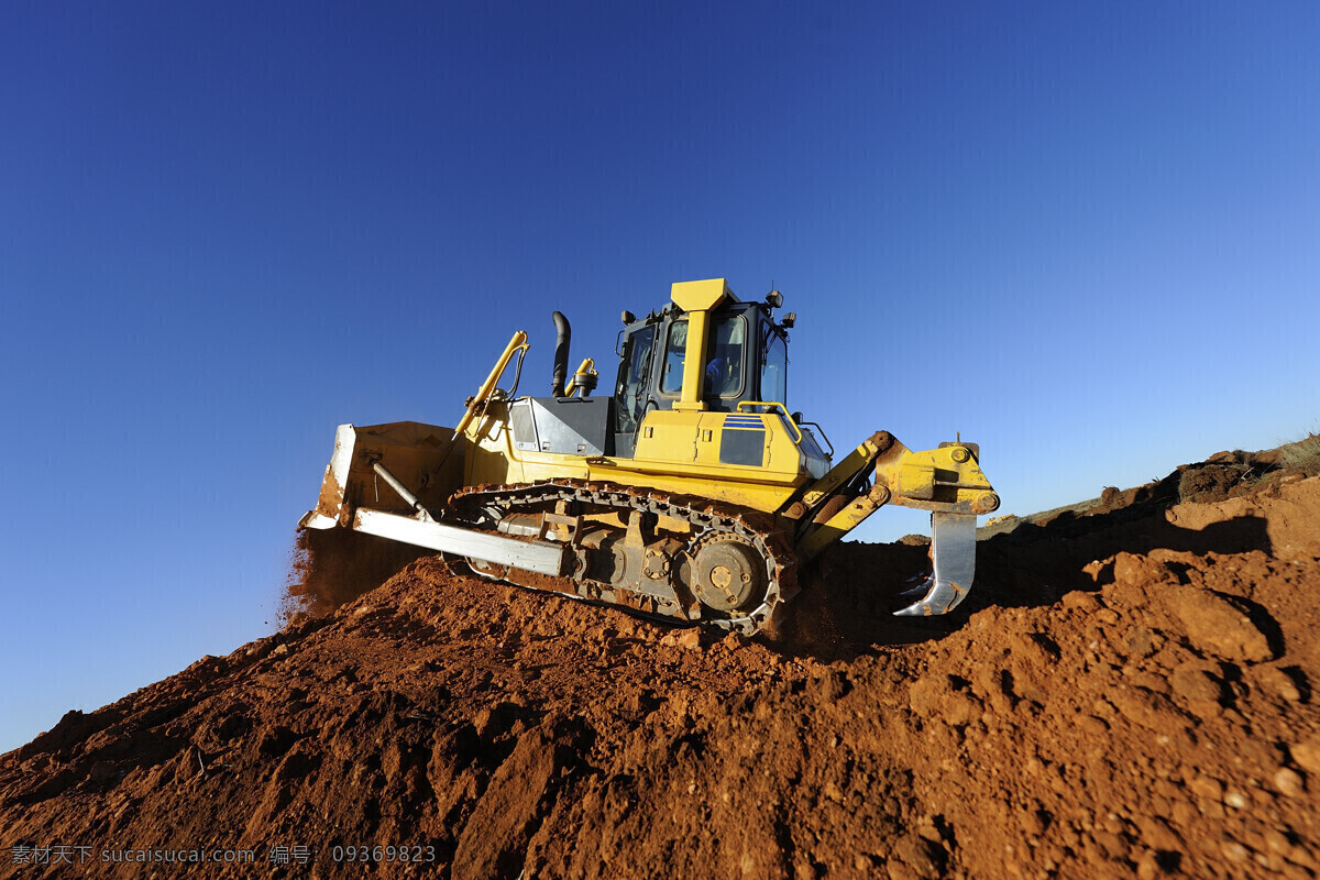 高地 上 挖掘机 施工设备 机械 土 工业生产 现代科技