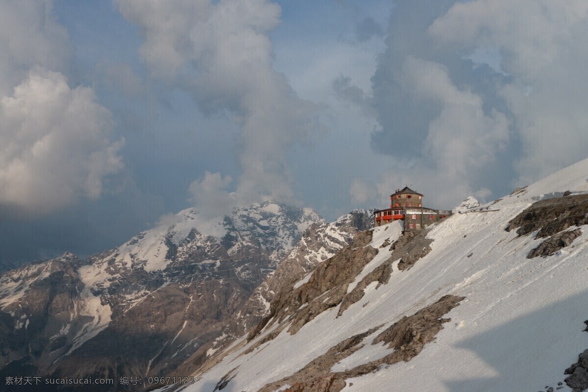 雪山 上 建筑 风景 高清 风光 天空 云彩 云层 多云