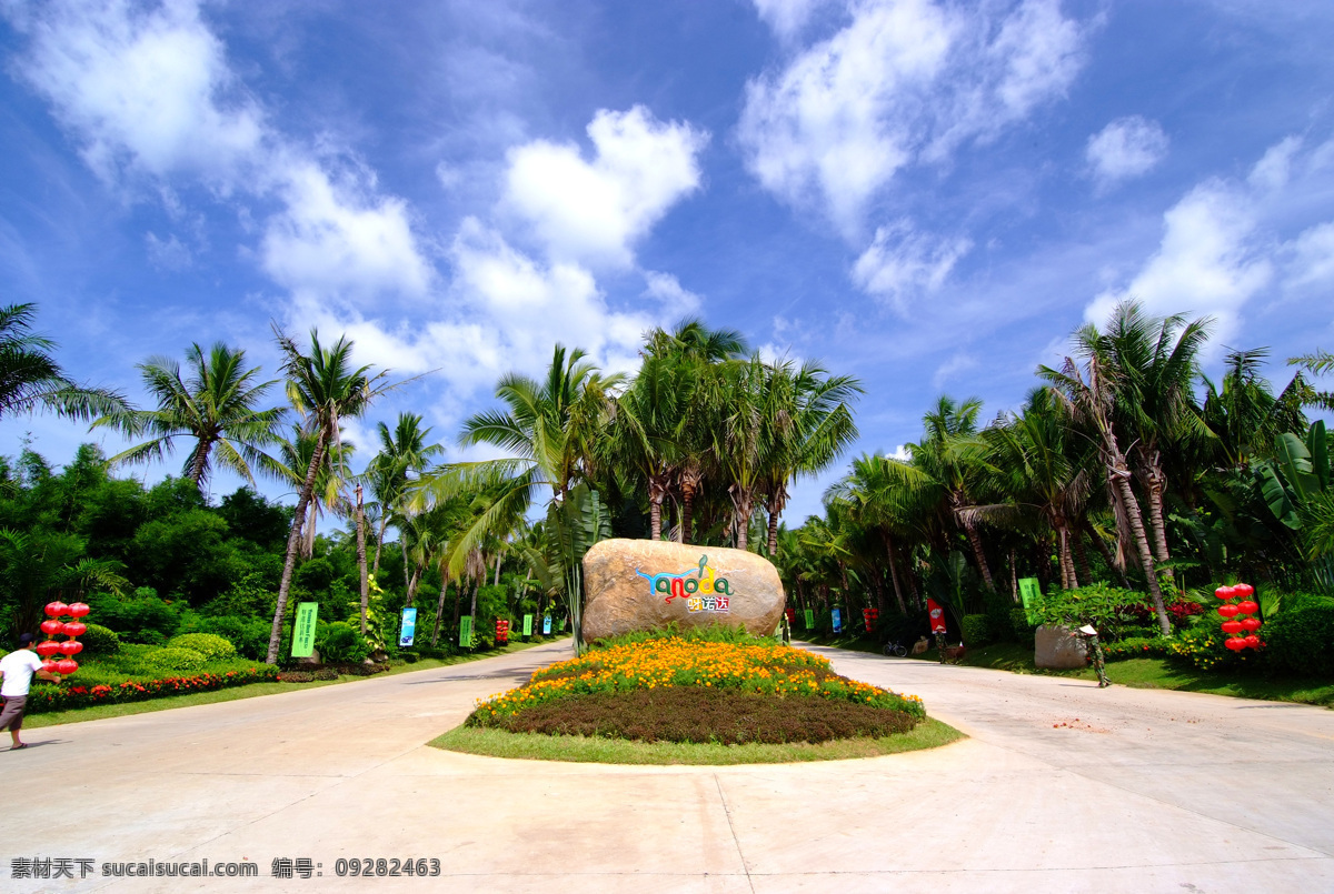 诺达 雨林 迎宾 石 呀诺达 迎宾石 国家4a级 旅游景区 云雾缭绕 热带风情 海南特色旅游 中部特色风景 神秘 国内旅游 旅游摄影