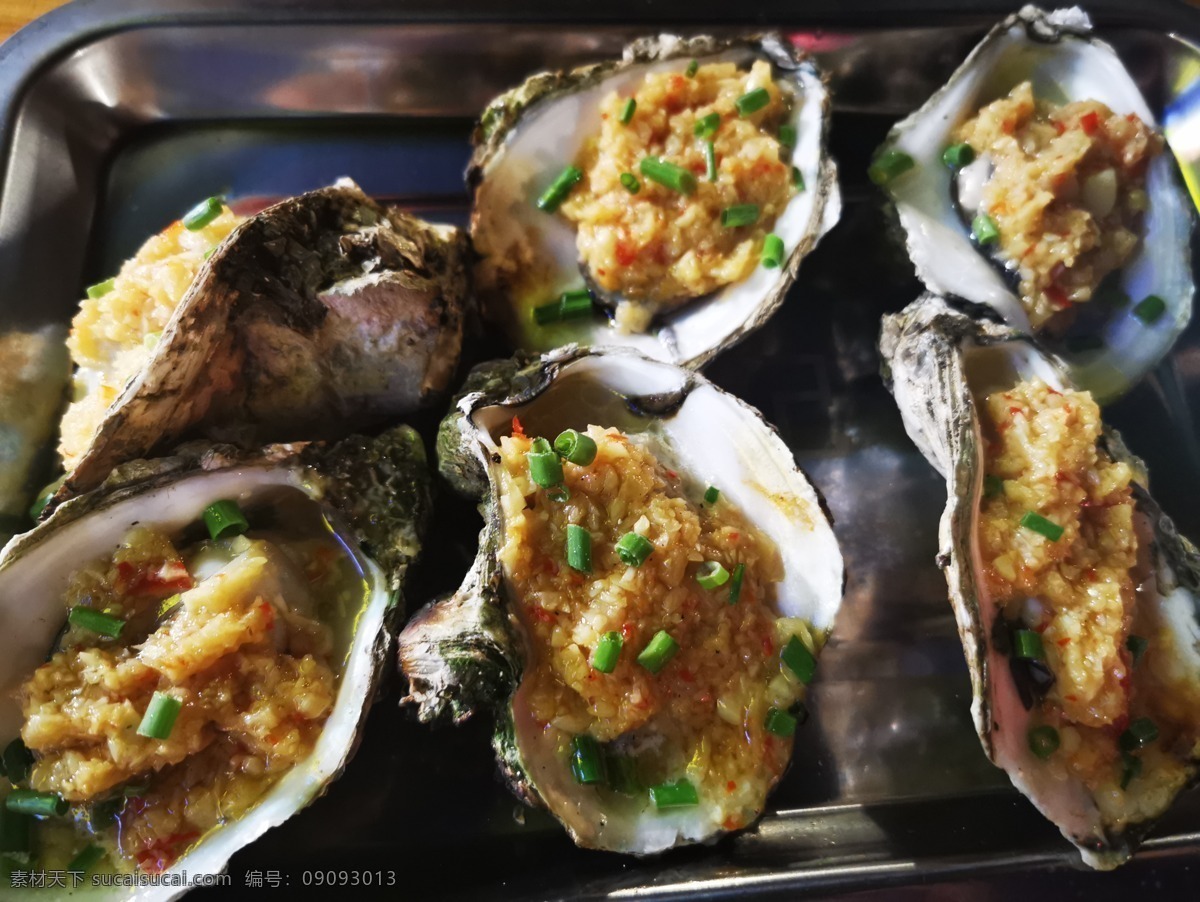 碳烤生蚝 烤生蚝 大蚝 牡蛎 蒜蓉大蚝 微距 生蚝 海鲜 美食 小吃 烤牡蛎 蒜香生蚝 蒜蓉生蚝 蒜茸烤生蚝 外卖 摄影图片