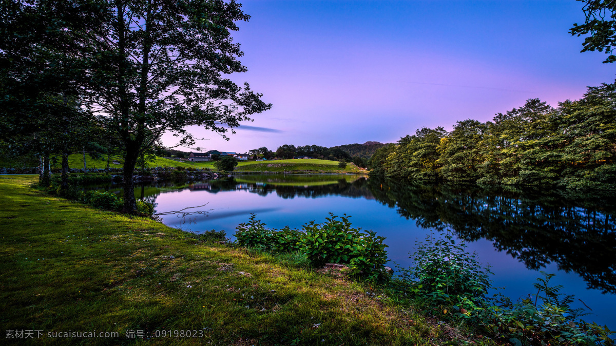 湖泊美景 九寨沟 诺日朗瀑布 湖泊 九寨沟景区 国家级景区 自然保护区 高原风光 文化自然 风光秀丽 蓝天白云 摄影风光 旅游摄影 国内旅游 岷山 原始森林 风景名胜区 5a级景区 高山湖泊 天池 瀑布 美艳绝伦 珍珠滩瀑布 珍珠滩 金铃海 天鹅海 黑海 蓝天 白云 远山 绿树 森林 自然景色 自然景观 自然风景