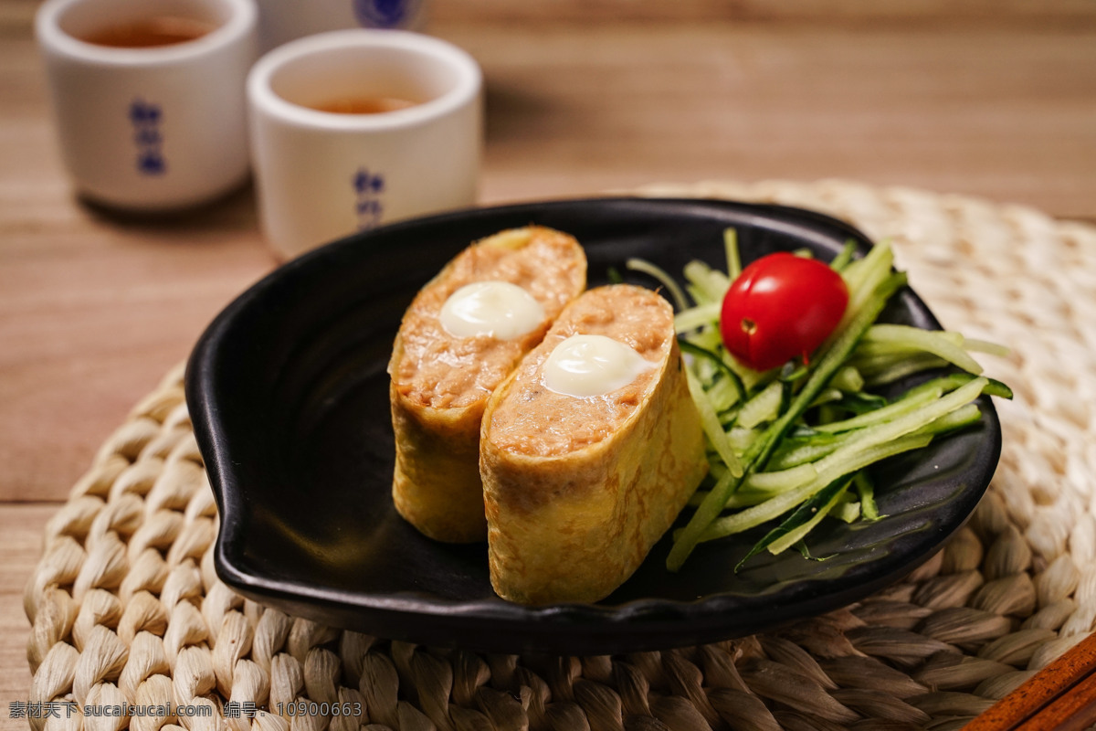 吞拿鱼军舰 日系 美式 吞拿鱼 寿司 军舰 日本料理 沙拉寿司 日式菜系 寿司系列 日式点心 餐饮美食 西餐美食