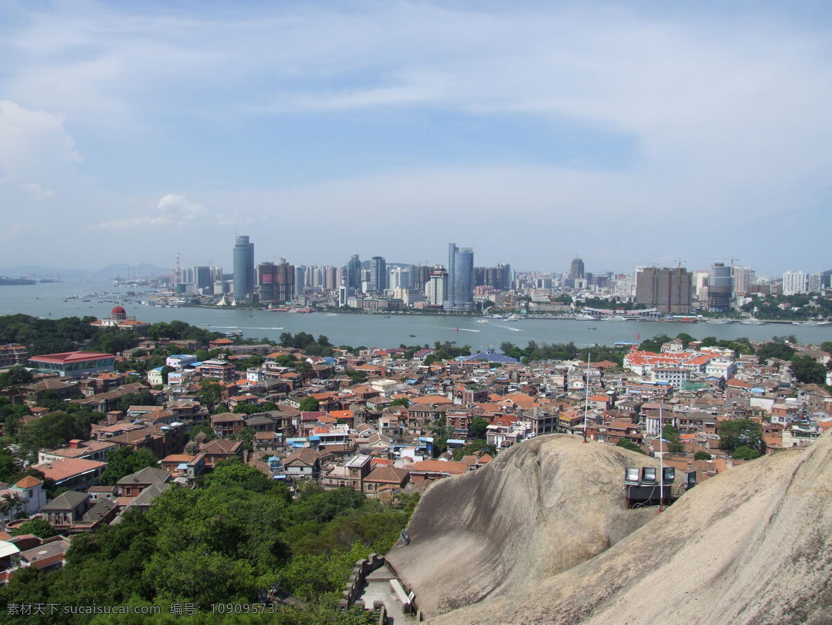 厦门 城市 风光 日光岩 建筑 楼房 蓝天 白云 房屋 绿树 国内旅游 旅游摄影