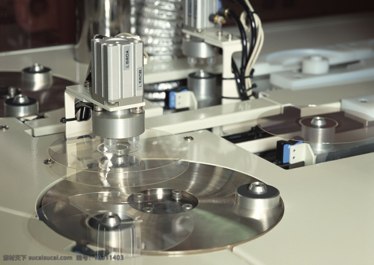 光盘制作 生产线 光盘 光盘机 现代科技 工业生产 摄影图库