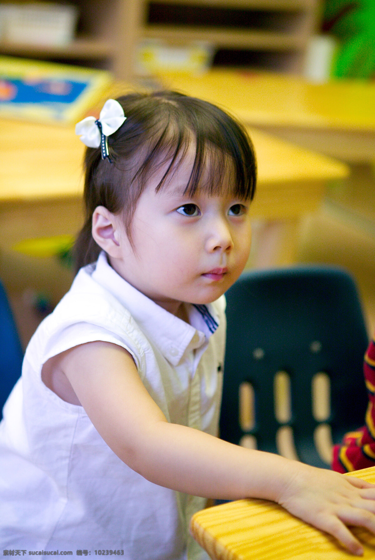 可爱 小女孩 欢笑童年 儿童 孩子 幼儿园 儿童教育 儿童图片 人物图片