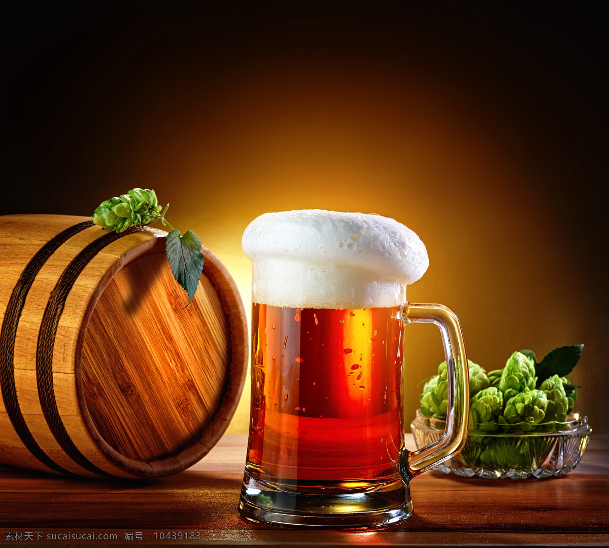 啤酒 啤酒花 玻璃酒杯 啤酒杯子 木桶 酒桶 酒类图片 餐饮美食