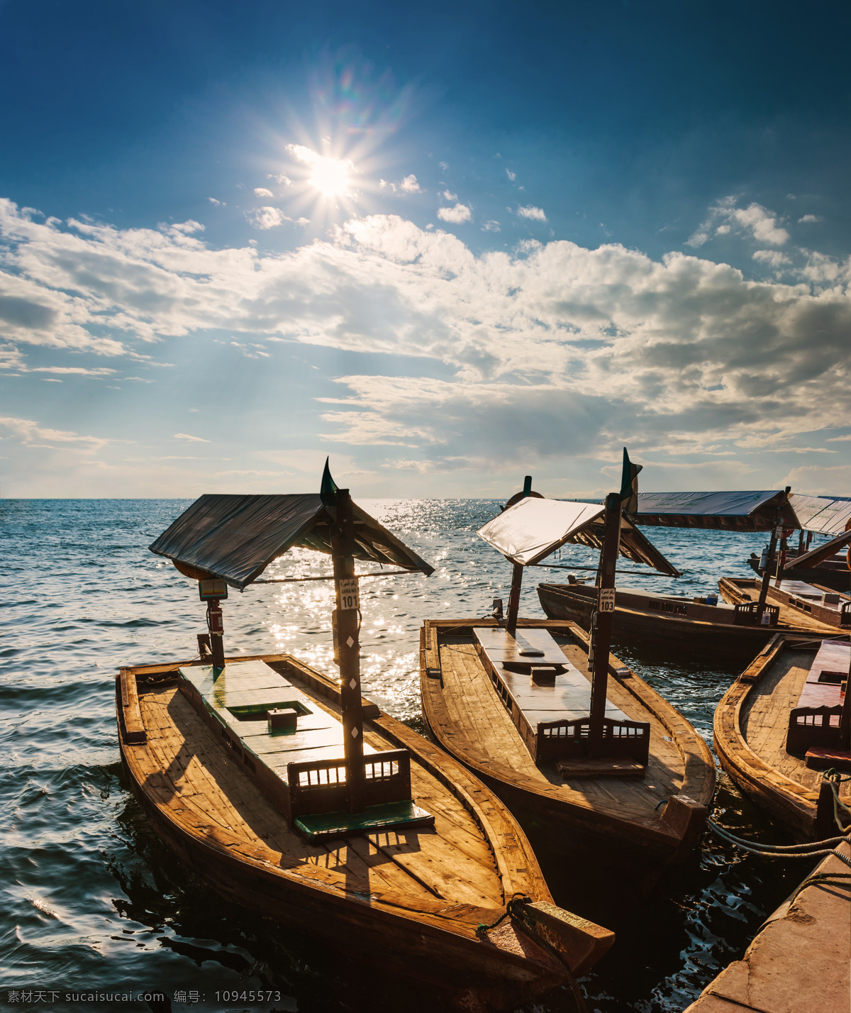 美丽木船风景 木船 小船 美丽大海风景 海洋风景 迪拜风景 城市风光 环境家居 黑色